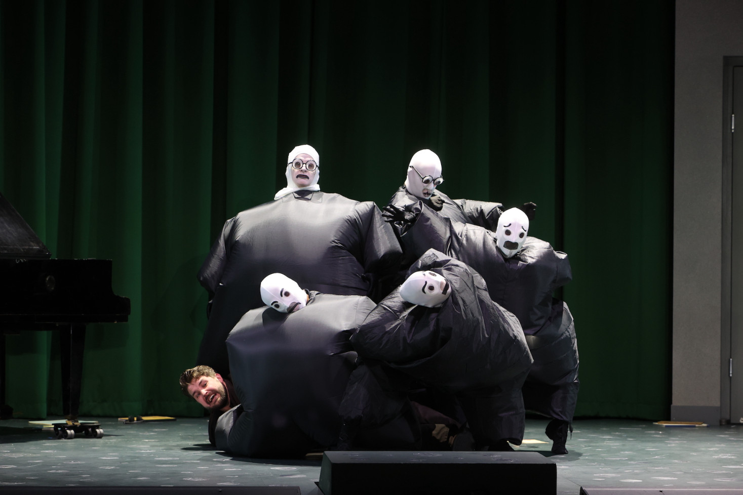 Orpheus in der Unterwelt stage image